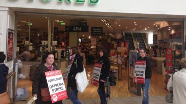 Picketing Dunnes Stores in Waterford; photo: RTE